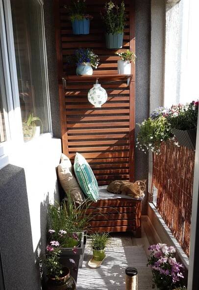 Mały balkon w bloku