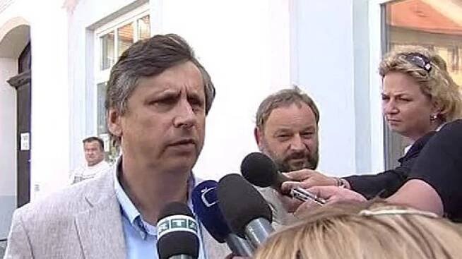Podle webových registrů se StB zajímala i o Fischera