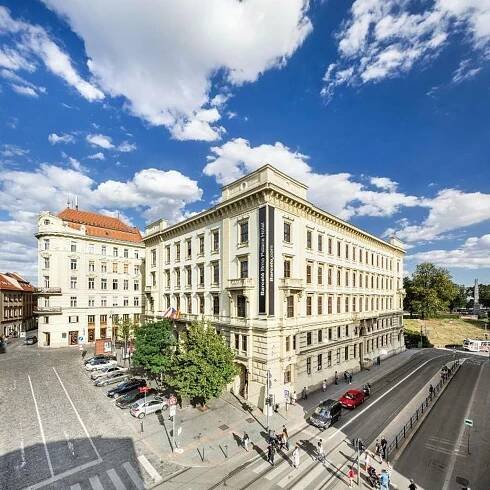 Pětihvězdičkový luxusní hotel v centru Brna mění majitele. Co s ním zamýšlí?