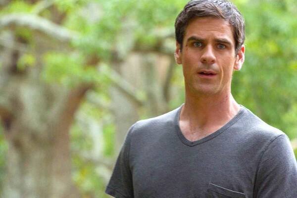 Pod kupolí - Rudé dveře - Z filmu - Eddie Cahill