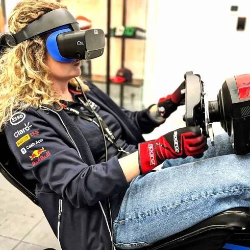 Pronájem simulátoru Formule 1 Praha Vídeň Bratislava Brno. Pronájem simulátorů Formule na klíč pro oslavu s podporou v ČR