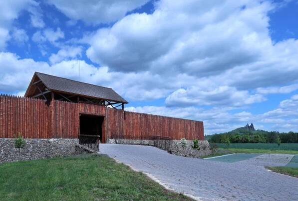 Keltské opidum - Muzea a galerie - Český ráj - Troskovice