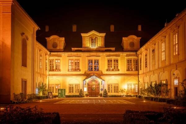 Advent na hradech a zámcích. Kam vyrazit na vánoční trhy s kouzelnou a tajemnou atmosférou?