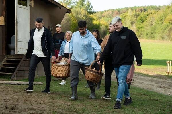 Deň 66, farmári sa konečne dočkali návštev
