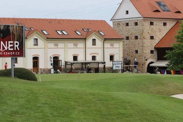 Golf.cz - MMČR dorostenců - mistry jsou Němec Michael Mayer a Češka Kristýna Malinová
