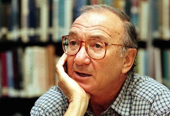 Neil Simon, Pulitzer Prize-Winning Playwright Known for 'The Odd Couple', Dies at 91
