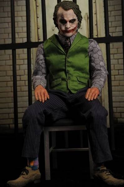 Hot Toys Dark Knight Joker DX11 action figure