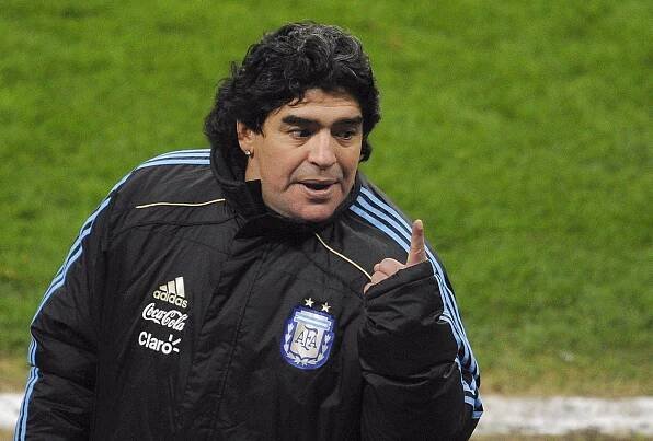 FOTO: Diego Maradona. – stránka 23