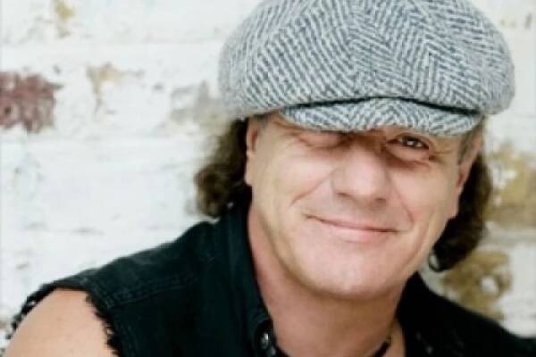 Brian Johnson: Měl jsem tu čest s jednou z nejlepších kapel na světě | Spark Rock Magazine