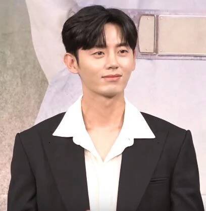 Lee Ji-hoon (actor, born 1988) - Wikipedia
