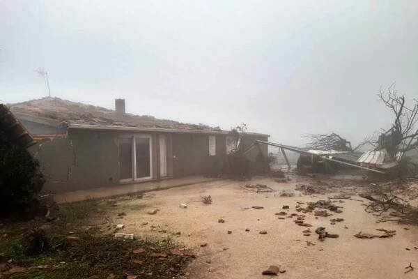 Itálií se prohnala tornáda a vodní smrště, zůstaly po nich velké škody : Meteopress | Předpověď počasí, aktuální počasí