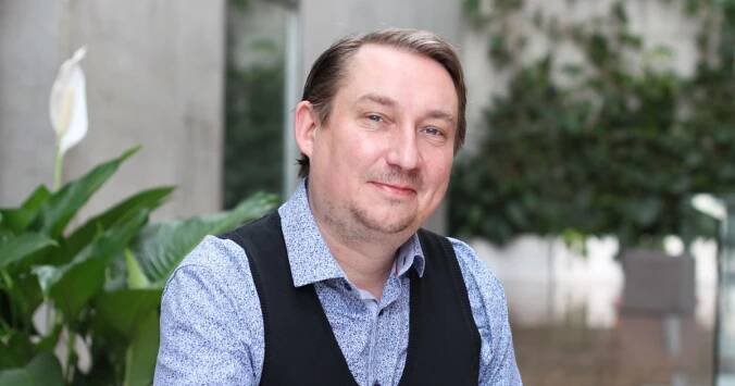Nebyl jsem zlaté dítě a poznal svět ulice, vzpomíná na dětství herec Robert Mikluš