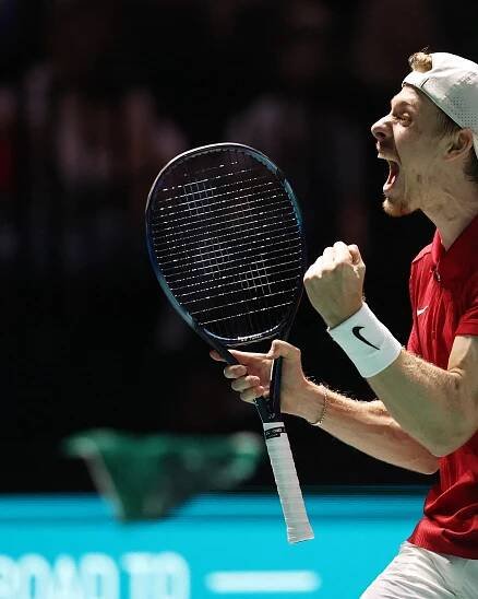 Canada beat Britain to reach Davis Cup quarter-finals