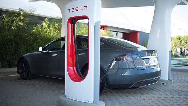 Konkurenční automobilky se spojí. Postaví v Evropě síť nabíječek elektromobilů