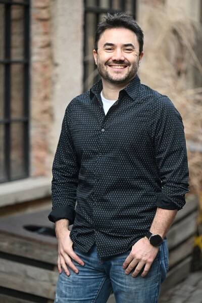 FOTO: Vladimír Čapek je vítězem první řady reality show Survivor. – stránka 13