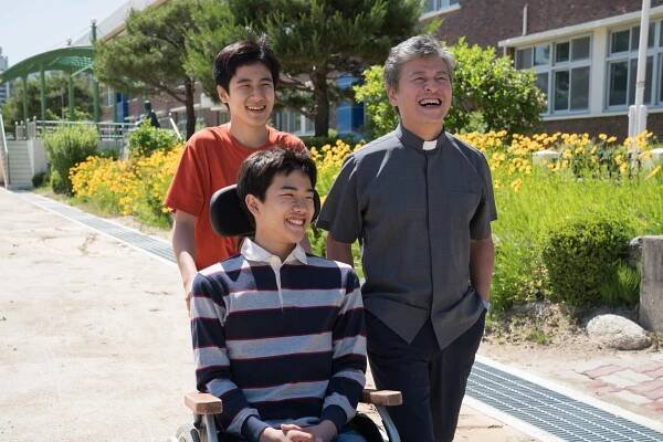 Hyeon-bin Kim, Hae-hyo Kwon - Naeui teukbyeolhan hyeongje - Z filmu