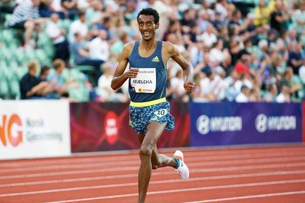 Warholm breaks world 400m hurdles record with 46.70 in Oslo | REPORTS | World Athletics