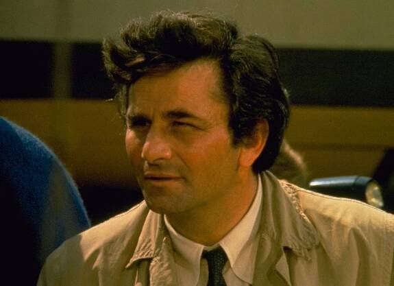 Peter Falk byl zajímavější než Columbo: Skleněné oko, CIA, vlastní baloňák, akty a kvůli jeho smrti vznikl nový zákon