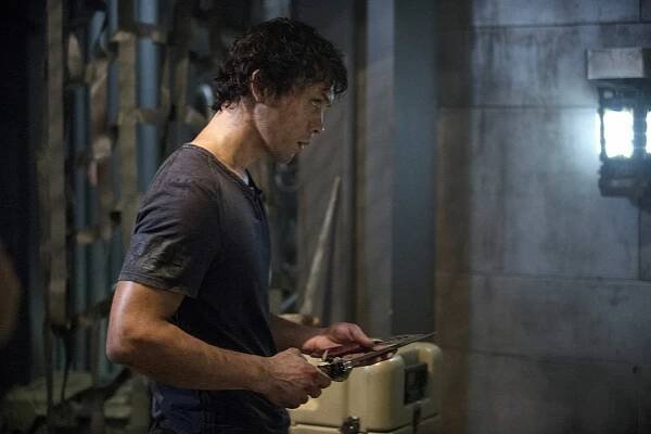 Prvních 100 - Contents Under Pressure - Z filmu - Bob Morley