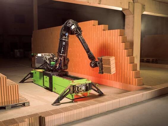 Zdicí robot (foto: Wienerberger CZ)