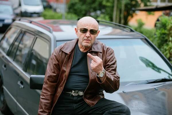FOTO: Robert Nebřenský jako detektiv. – stránka 3
