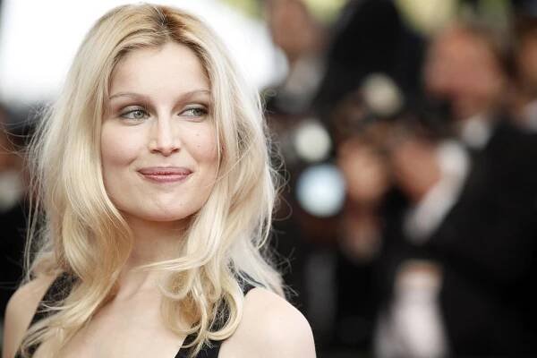 Laetitia Casta pre SME: Uniknúť pred kolektívnym násilím Parížanov ma stojí čoraz viac síl