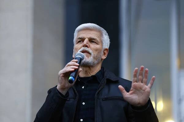 Pavla vítalo v Brně plné náměstí. Možná tu píšeme dějiny, řekl herec Polívka