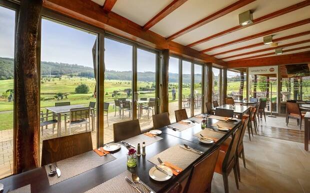 Dovolená u Brna v Golf Resortu Kaskáda **** se snídaní, neomezeným wellness s bazénem a saunami + dítě zdarma