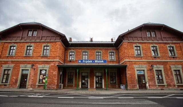 Frýdek-Místek děsily v pondělí anonymní hrozby bombou, opilec už úpí u výslechu