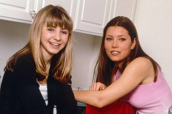 Beverley Mitchell, Jessica Biel