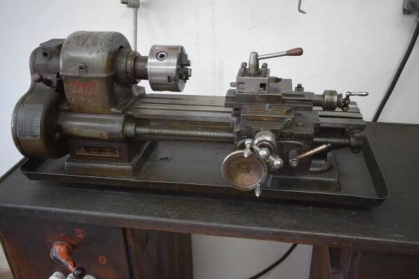 Soustruh MN-80