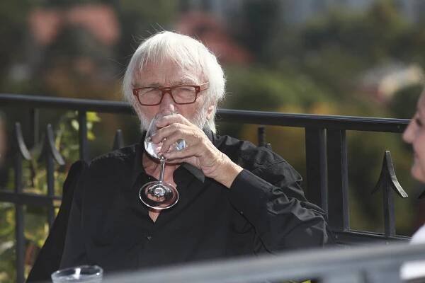 Legendární herec roztomilých smolařů Pierre Richard: Zasadil v Praze vinnou révu