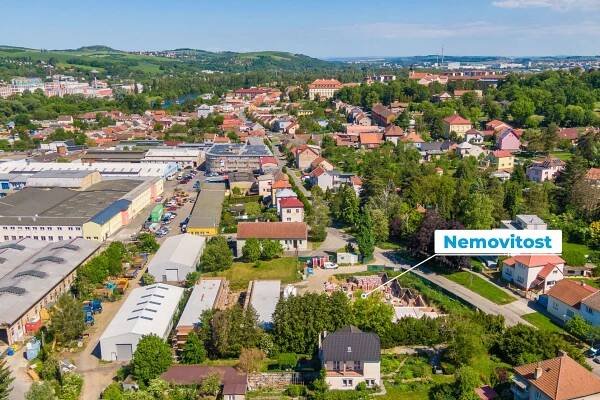Nová výstavba garáží v blízkosti centra Napajedel - HUSKY REALITY 