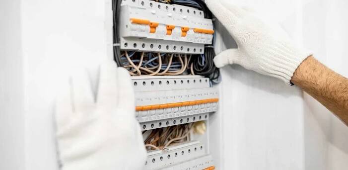 Domácí elektroinstalace: Jak správně plánovat a provést novou instalaci - Bytový Servis KoZa