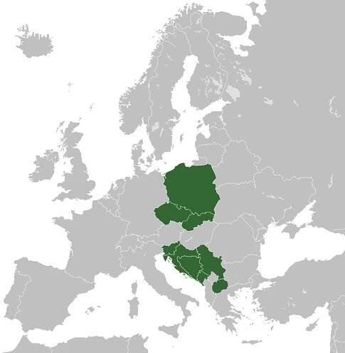 File:Use of the Poruchik rank in Europe.svg