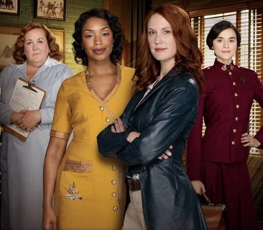 Chantel Riley, Lauren Lee Smith, Rebecca Liddiard - Záhady Frankie Drakeové - Série 2 - Promo