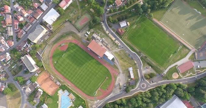 Stadion a fotbalová hřiště