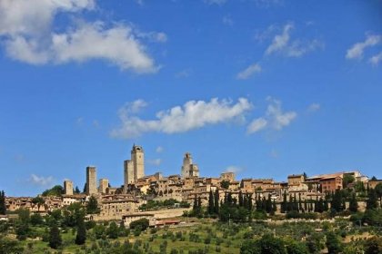 Day tour San Gimignano and Volterra - Tuscany Day Tours