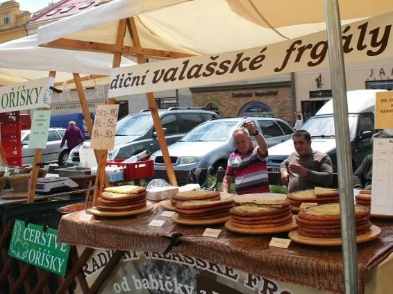 OBRAZEM: Vyškovské náměstí ožilo farmářskými trhy