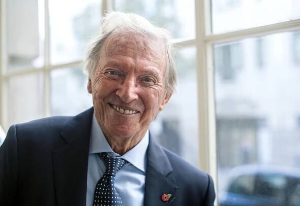 10 Enigmatic Facts About Tommy Steele