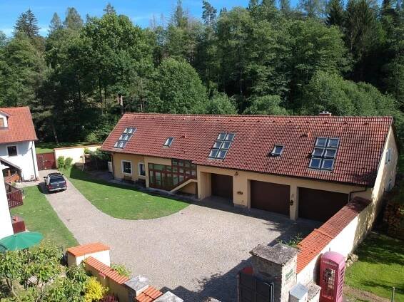 Půvabný mlýn včetně rybníku, lesů, pastvin a 5 apartmanů, obrázek č.21