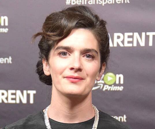 Gaby Hoffmann Biography - Facts, Childhood, Family Life & Achievements