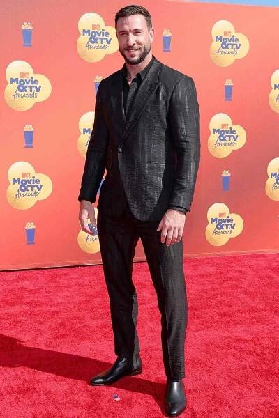 SANTA MONICA, CALIFORNIA - JUNE 05: Pablo Schreiber attends the 2022 MTV Movie & TV Awards at Barker Hangar on June 05, 2022 in Santa Monica, California. (Photo by Emma McIntyre/WireImage)