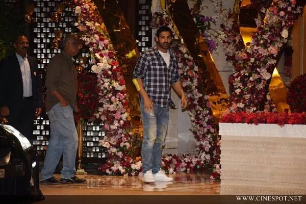Akash Ambani Engagement photos | Cinespot.net