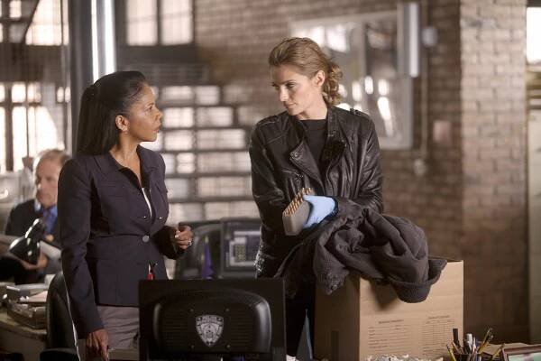 Castle na zabití - Sniper - Z filmu - Penny Johnson Jerald, Stana Katic