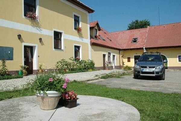 Dvůr Hamr | Ubytování v Lužnici na Třeboňsku