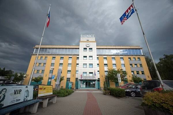 Ostrava-Jih vzkazuje: Přihlaste se k trvalému pobytu, dáme vám tisícovku!