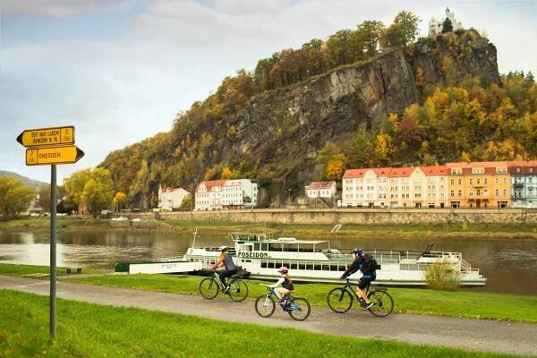 Decin Elberoute fietsen familie