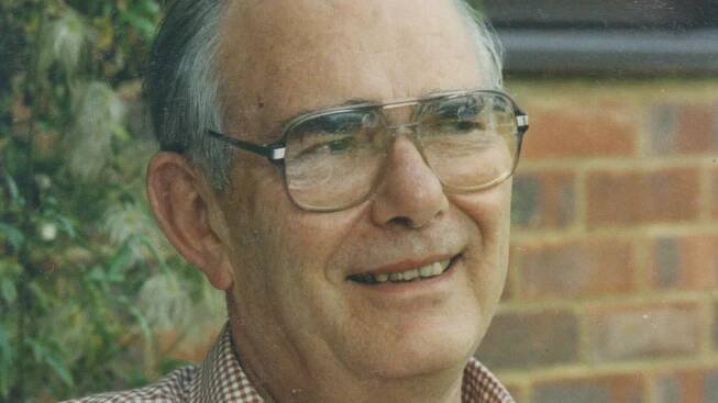Peter Davison, Orwell Scholar on a Monumental Scale, Dies at 95