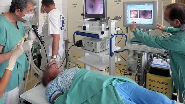Nemocnice vyšetří šetrně plíce na nádory. Bez operace